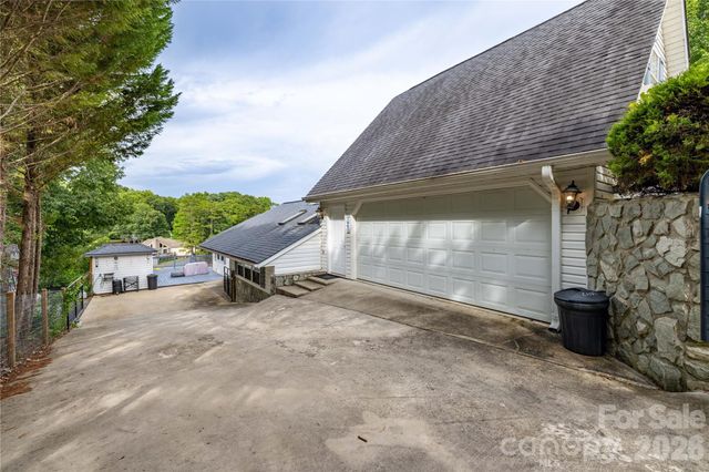 138 Strand Road, New London, NC 28127