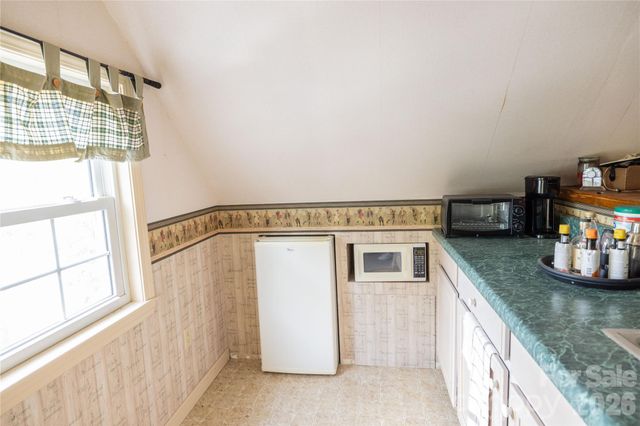 138 Strand Road, New London, NC 28127