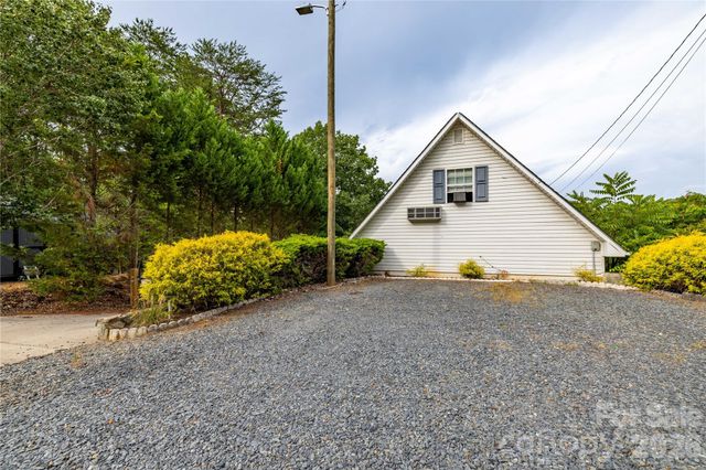 138 Strand Road, New London, NC 28127