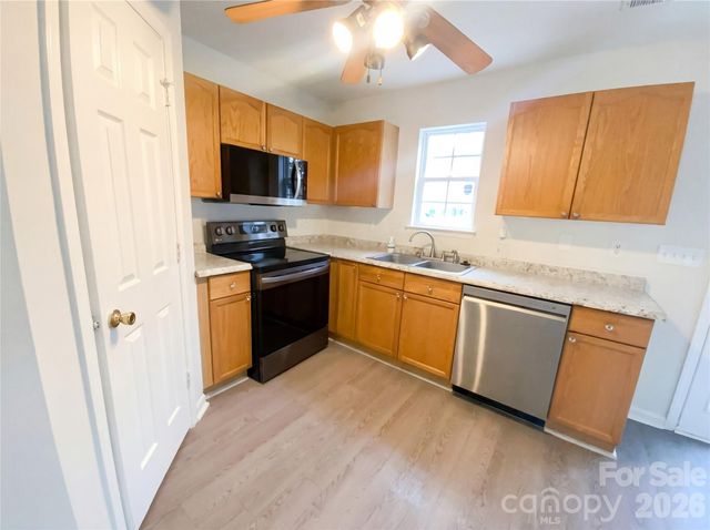 7136 Henderson Valley Lane, Charlotte, NC 28269