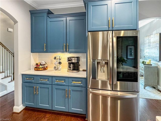 2234 Renaissance Lane, High Point, NC 27262