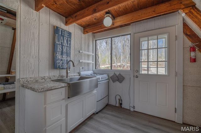 357 Seebrook Lake Drive, Innsbrook, MO 63390