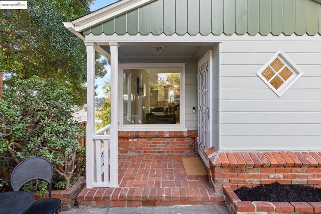 4689 FAIR AVENUE, Oakland, CA 94619