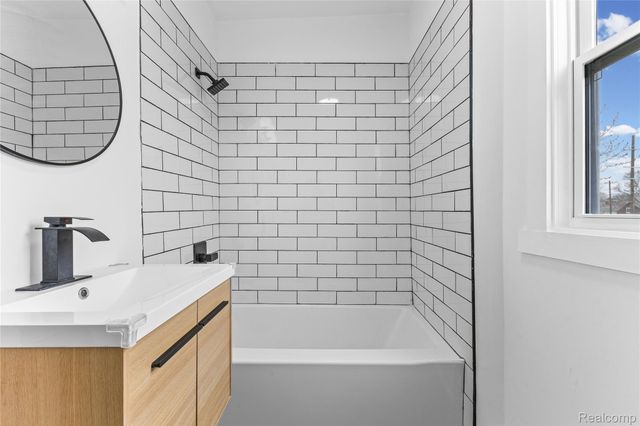 2554 Parker Street, Detroit, MI 48214