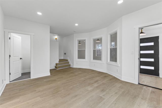 2554 Parker Street, Detroit, MI 48214