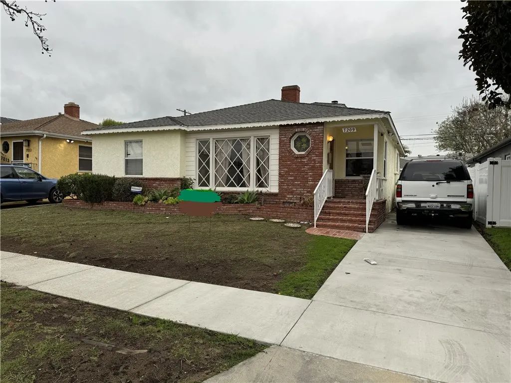 7209 Alverstone Avenue, Los Angeles, CA 90045