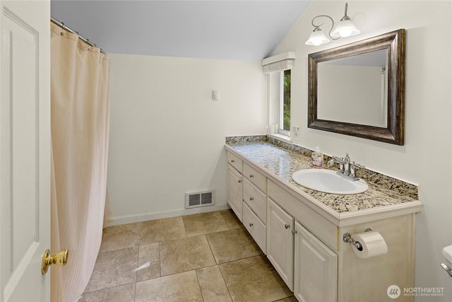 9918 NE Kingston Farm Road, Kingston, WA 98346