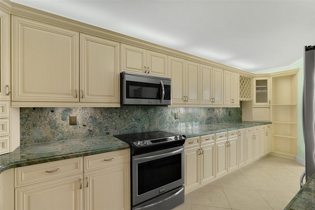 4101 Ocean Drive 2A, Vero Beach, FL 32963