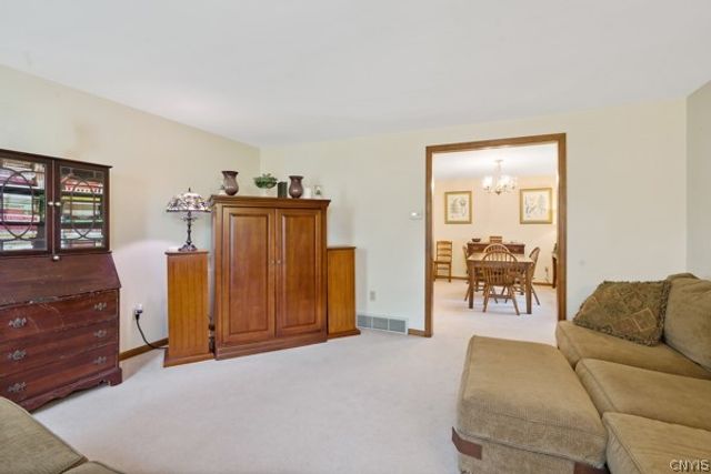 7203 Kendall Drive East, Manlius, NY 13057