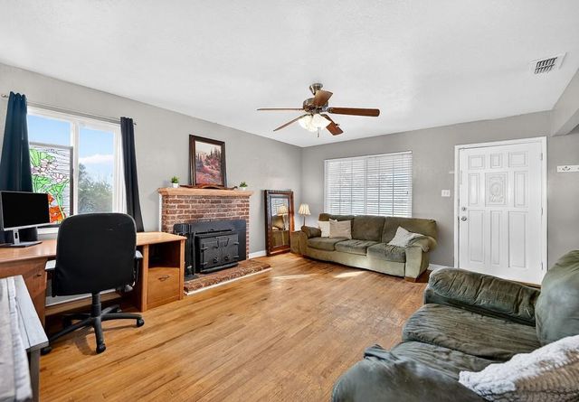 4952 Oleander Dr, Carmichael, CA 95608