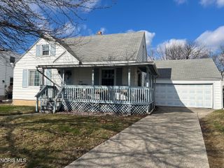 3018 Cragmoor Avenue, Toledo, OH 43614