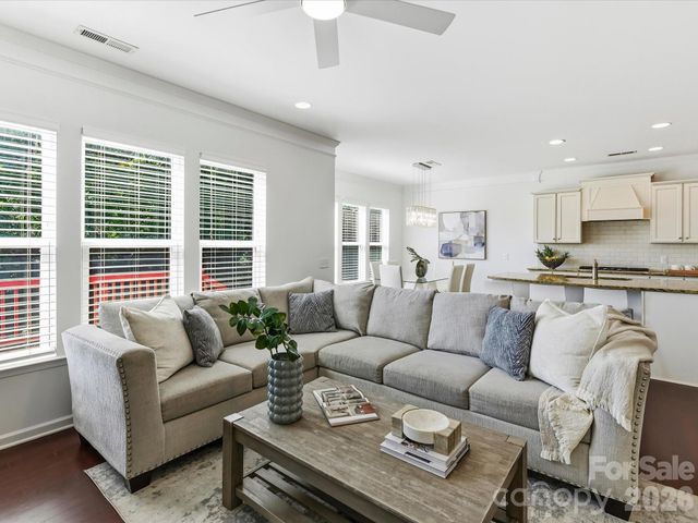 1806 Sunchaser Lane, Charlotte, NC 28210