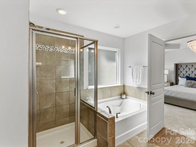 1806 Sunchaser Lane, Charlotte, NC 28210