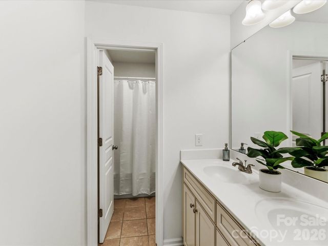 1806 Sunchaser Lane, Charlotte, NC 28210
