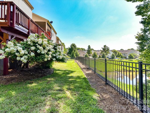 1806 Sunchaser Lane, Charlotte, NC 28210