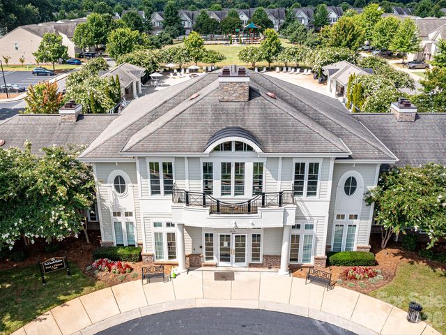 1806 Sunchaser Lane, Charlotte, NC 28210