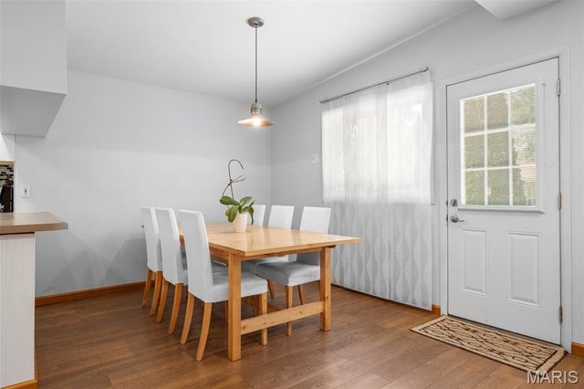 2137 East Drive, Crystal Lake Park, MO 63131