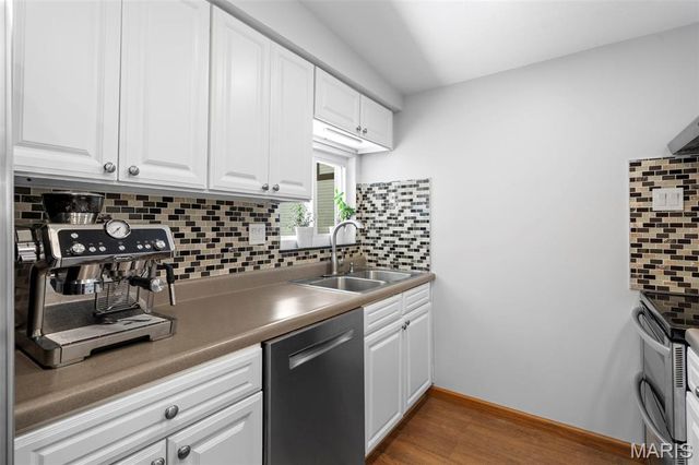 2137 East Drive, Crystal Lake Park, MO 63131