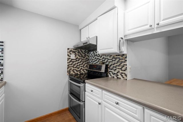 2137 East Drive, Crystal Lake Park, MO 63131