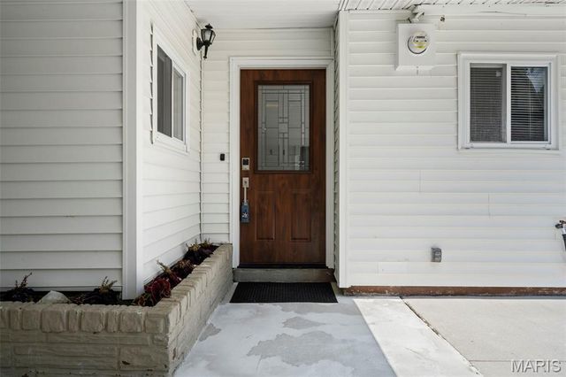 2137 East Drive, Crystal Lake Park, MO 63131