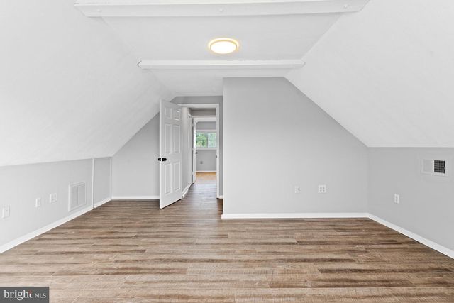 95 TWIN OAK DR, Levittown, PA 19056