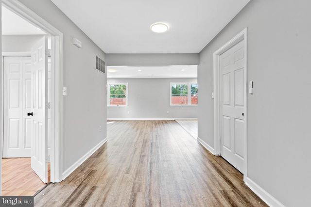 95 TWIN OAK DR, Levittown, PA 19056