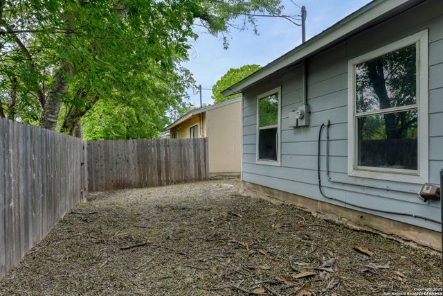 4342 LEHMAN DR, Kirby, TX 78219