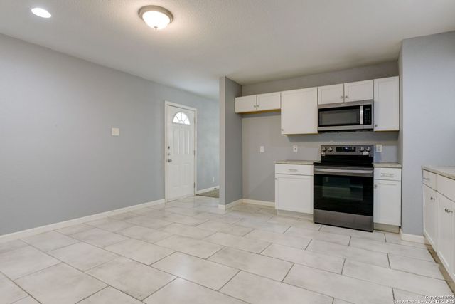 4342 LEHMAN DR, Kirby, TX 78219