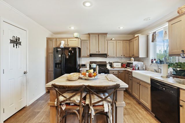 30195 White Oak Rd, Crawford, TN 38554