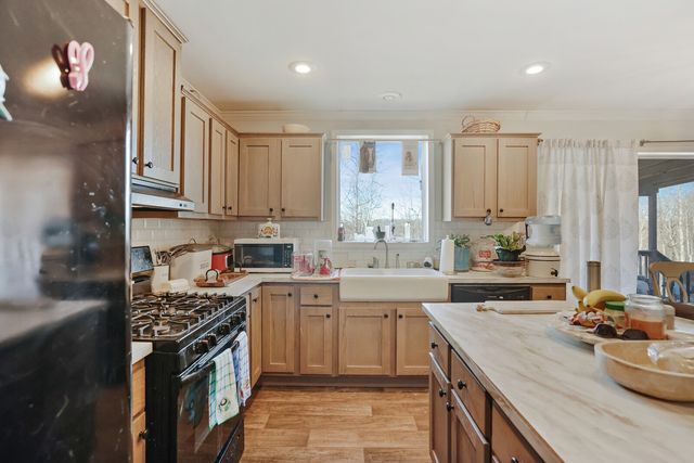 30195 White Oak Rd, Crawford, TN 38554
