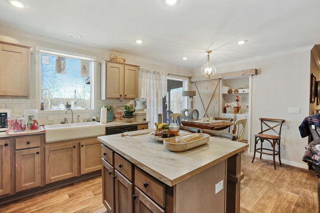 30195 White Oak Rd, Crawford, TN 38554