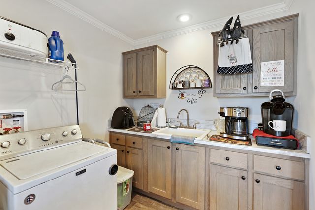 30195 White Oak Rd, Crawford, TN 38554