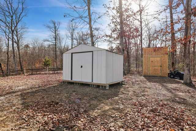 30195 White Oak Rd, Crawford, TN 38554