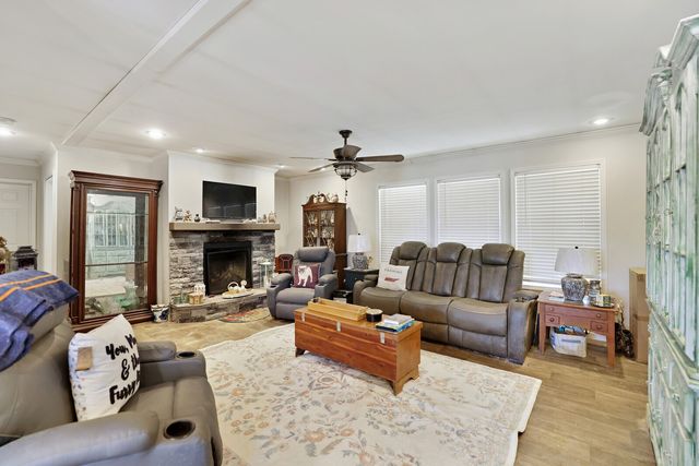 30195 White Oak Rd, Crawford, TN 38554