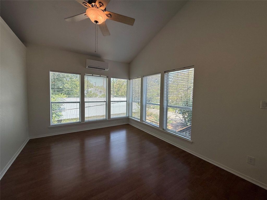 2708 French PL B, Austin, TX 78722