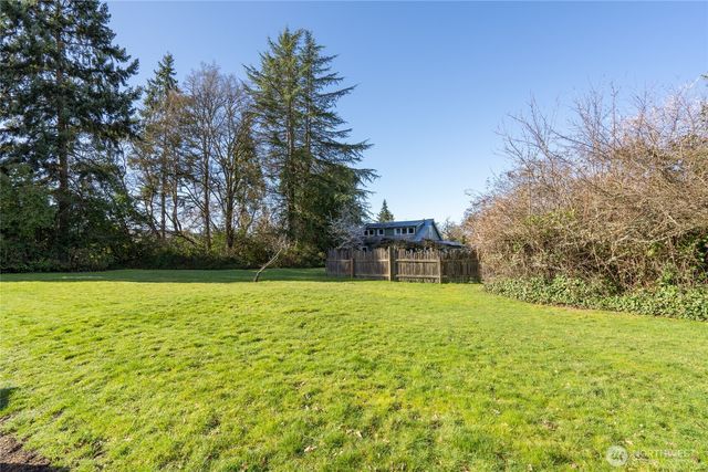 9406 NE 32nd Street, Clyde Hill, WA 98004
