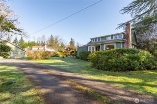 9406 NE 32nd Street, Clyde Hill, WA 98004