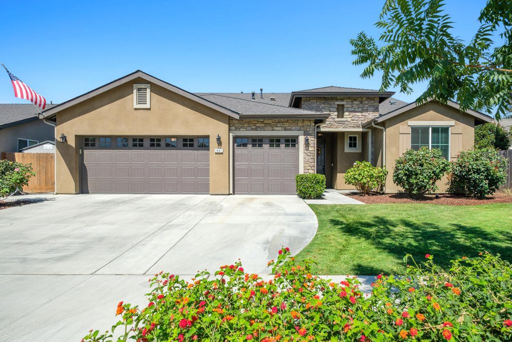 Image 1 of property listing at 1441 22nd Avenue, Kingsburg, CA 93631