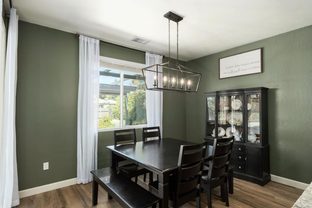 Image 11 of property listing at 1441 22nd Avenue, Kingsburg, CA 93631