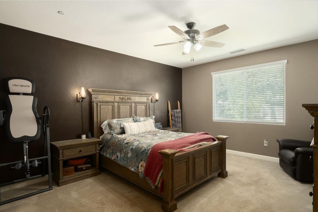 Image 15 of property listing at 1441 22nd Avenue, Kingsburg, CA 93631