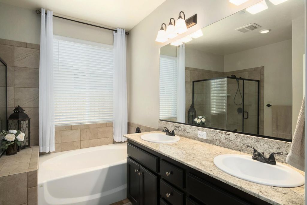 Image 17 of property listing at 1441 22nd Avenue, Kingsburg, CA 93631