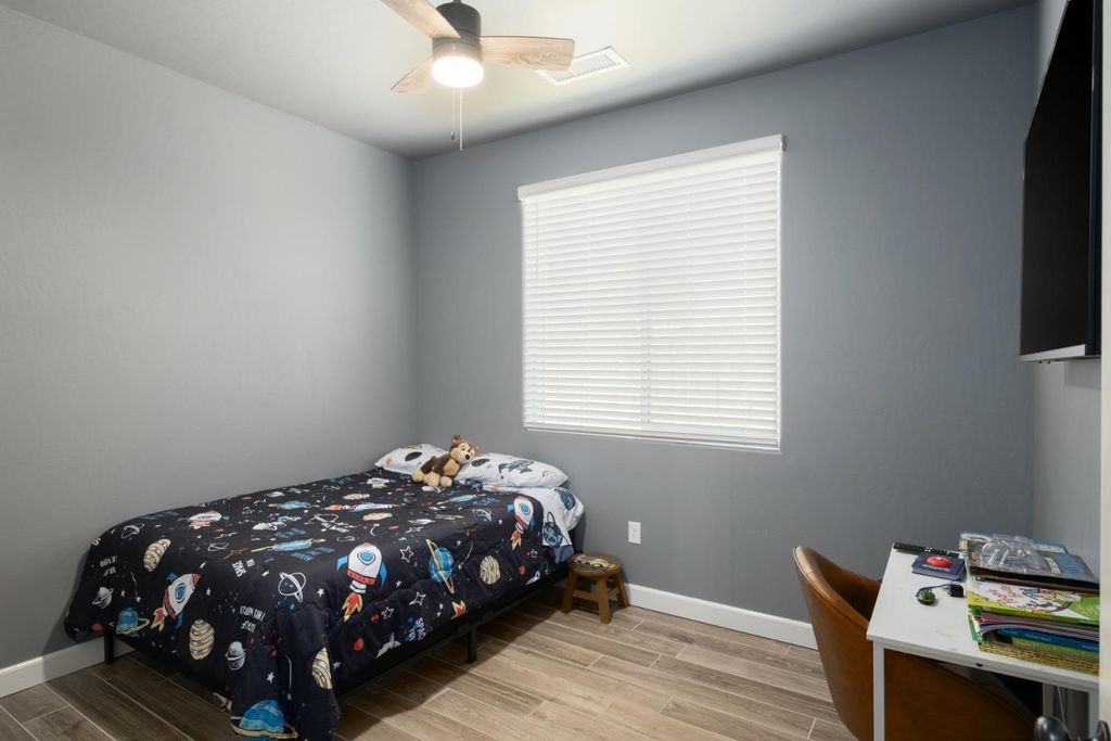 Image 20 of property listing at 1441 22nd Avenue, Kingsburg, CA 93631