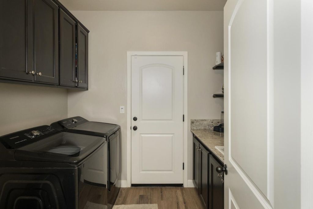 Image 23 of property listing at 1441 22nd Avenue, Kingsburg, CA 93631