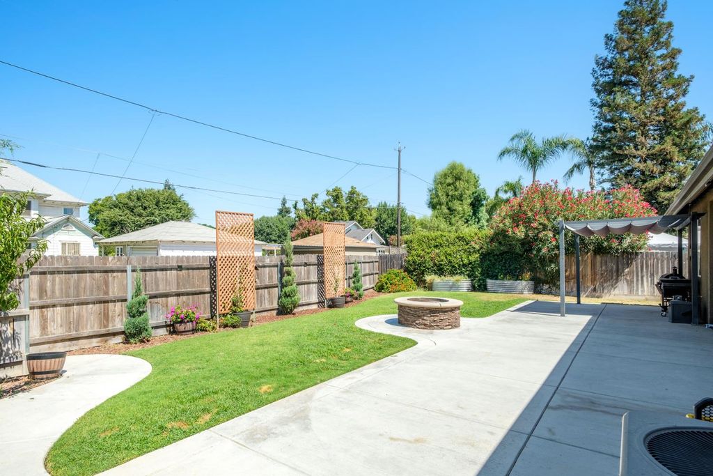 Image 27 of property listing at 1441 22nd Avenue, Kingsburg, CA 93631