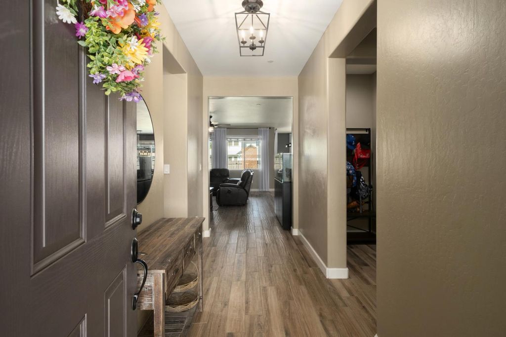 Image 4 of property listing at 1441 22nd Avenue, Kingsburg, CA 93631