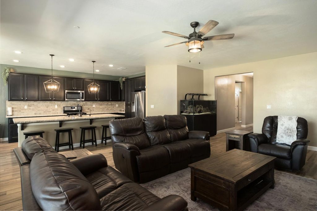 Image 7 of property listing at 1441 22nd Avenue, Kingsburg, CA 93631