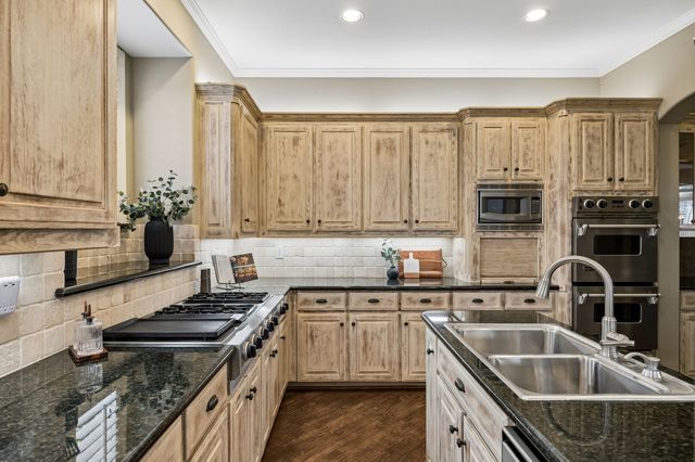 1724 Pembroke Lane, Mckinney, TX 75072