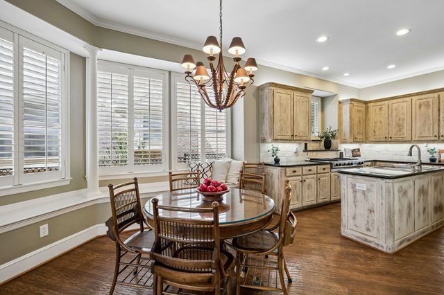 1724 Pembroke Lane, Mckinney, TX 75072