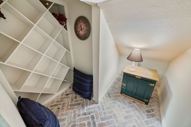 1724 Pembroke Lane, Mckinney, TX 75072