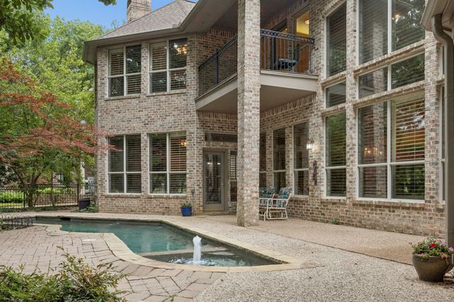 1724 Pembroke Lane, Mckinney, TX 75072